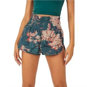 NWT FP movement the way home short